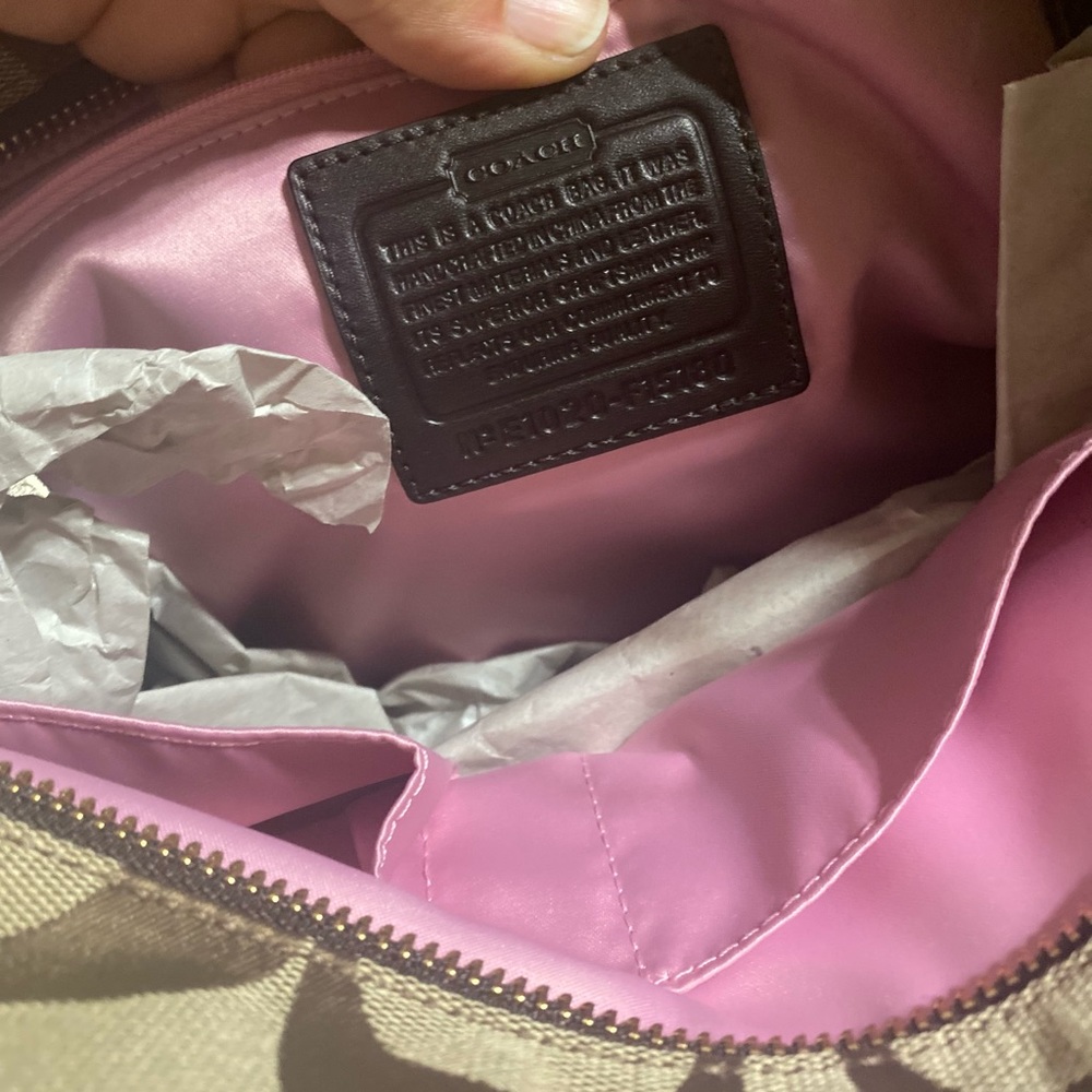 Brand new signature Coach bag - Picture 8 of 10
